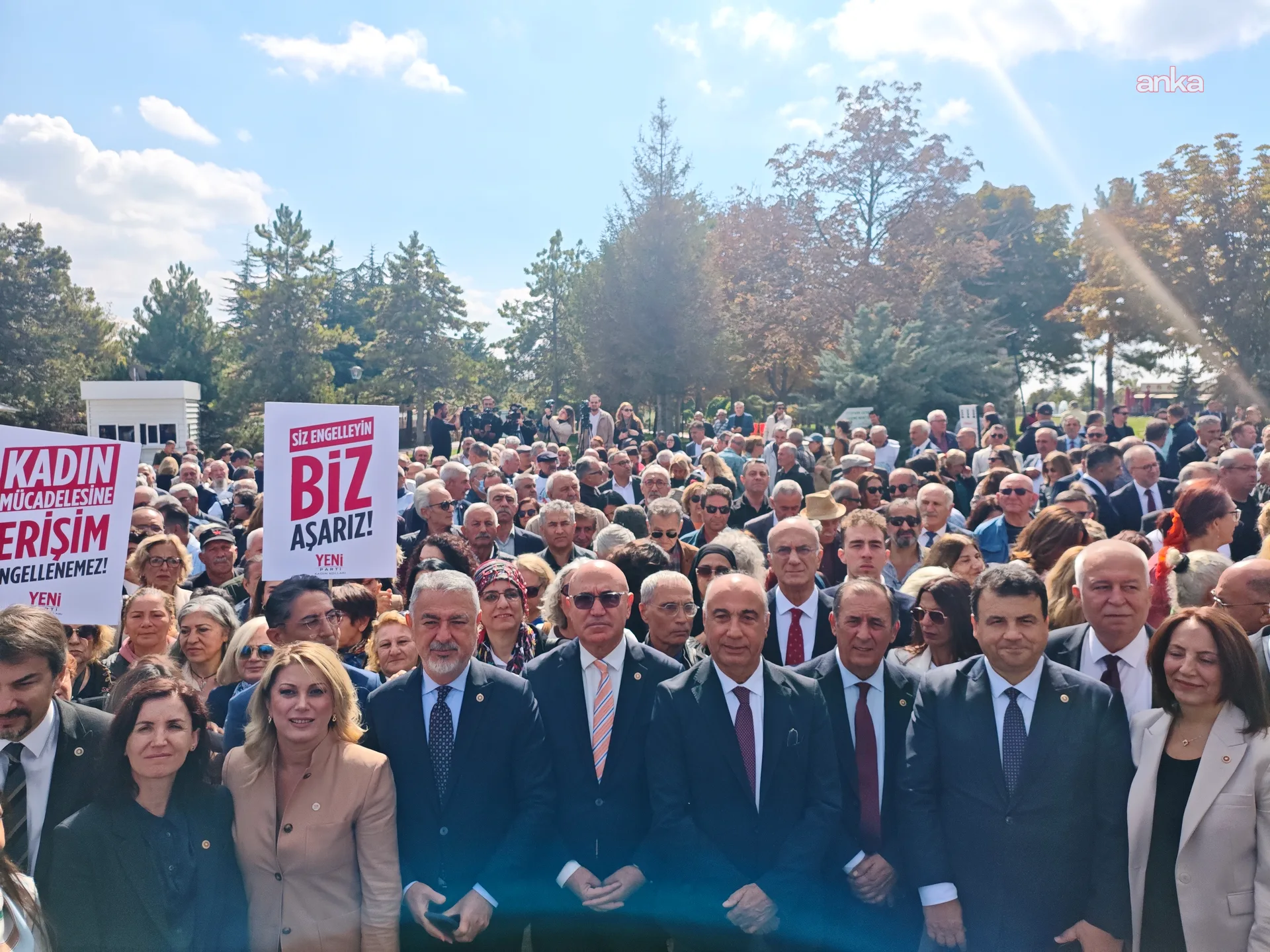 AYM önünde erişim engellerine karşı eylem: "Türkiye'yi sansürle susturamasınız" — fotoğraf 5