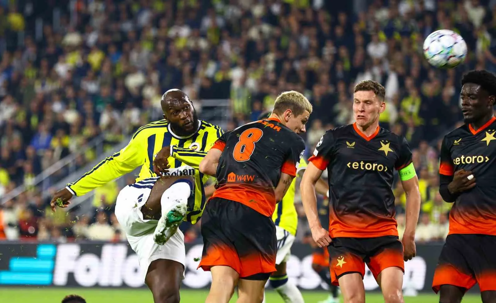 UEFA ŞAMPİYONLAR LİGİ’NİN 3. HAFTASINDA FENERBAHÇE, EVİNDE KARŞILAŞTIĞI ÇEKYA TEMSİLCİSİ SLAVİA PRAG İLE 2-2 BERABERE KALDI.