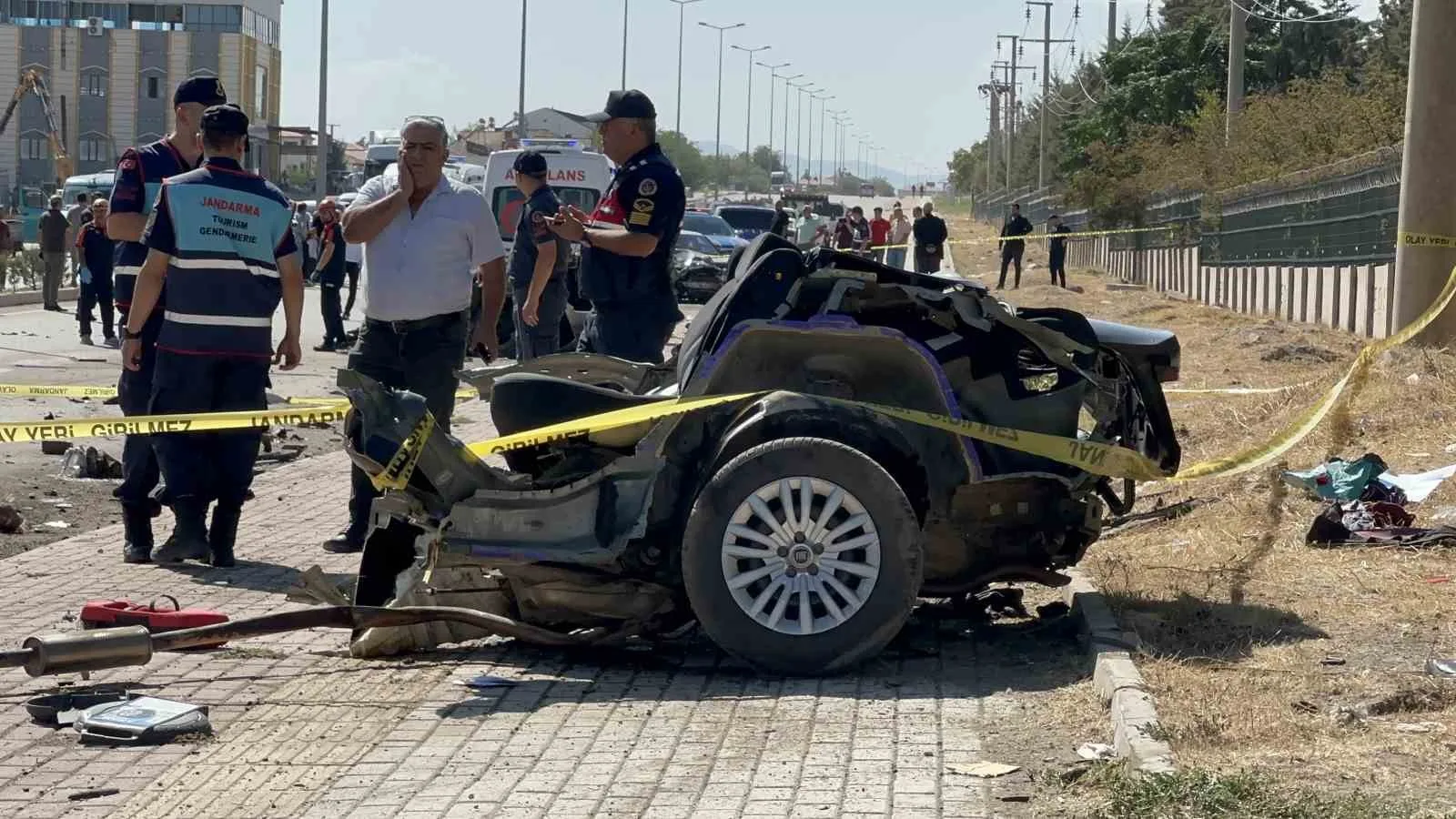 ELAZIĞ’DA EYLÜL AYININ TRAFİK KAZA BİLANÇOSU AÇIKLANDI. BU SÜRE İÇİNDE MEYDANA GELEN 313 KAZADA 256 KİŞİ YARALANIRKEN 4 KİŞİ DE HAYATINI KAYBETTİ
