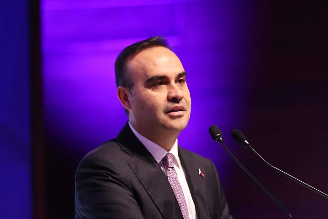 SANAYİ VE TEKNOLOJİ BAKANI MEHMET FATİH KACIR, KOBİ'LERİN İLK PATENT BAŞVURULARINDA BAŞVURU, ARAŞTIRMA VE İNCELEME RAPORU ÜCRETLERİNE YÜZDE 75 İNDİRİM UYGULANACAĞINI BİLDİRDİ.