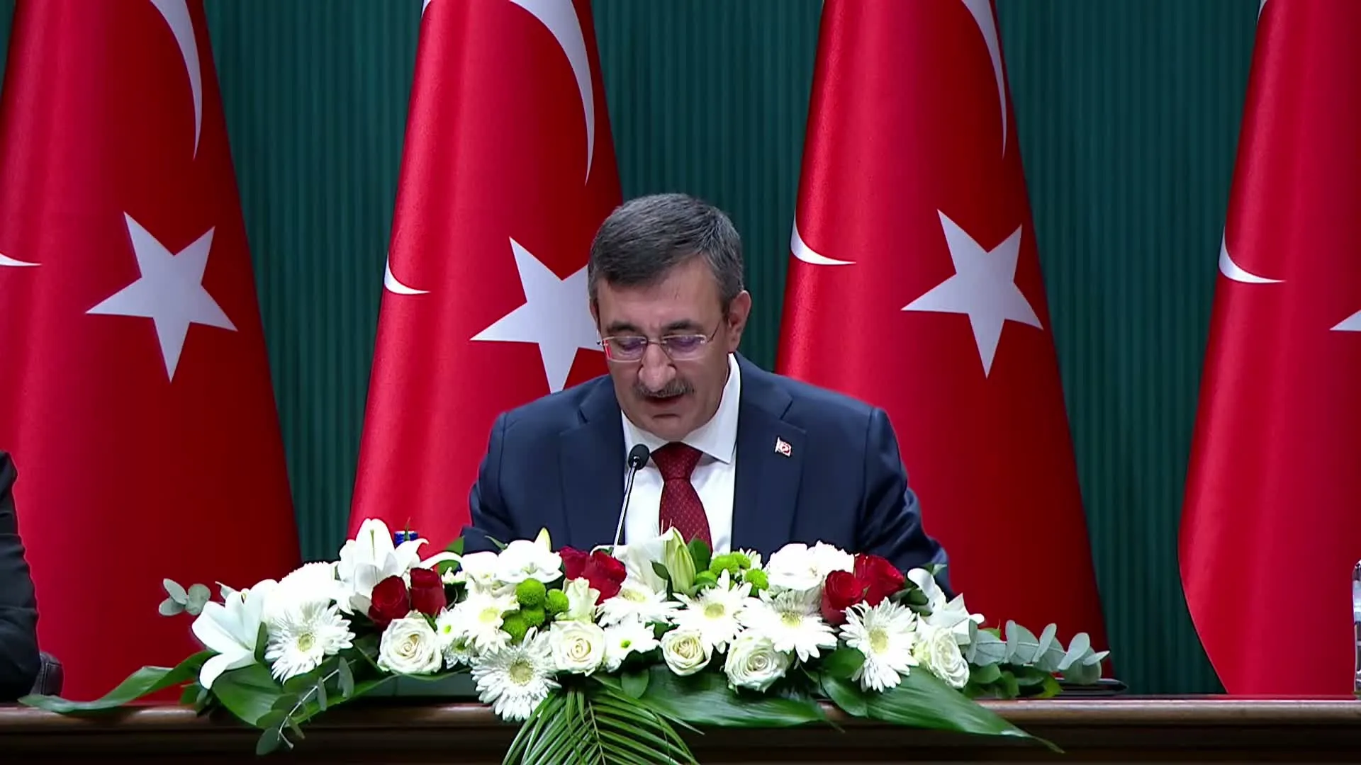 Cumhurbaşkanı Yardımcısı Cevdet Yılmaz: 2027 yılı bütçemiz refah ve dönüşüm bütçesidir