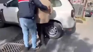 MARDİN MERKEZLİ 5 İLDE, TERÖR ÖRGÜTÜ DEAŞ'A FİNANSMAN SAĞLADIKLARI TESPİT EDİLEN ŞÜPHELİLERE YÖNELİK DÜZENLENEN OPERASYONDA 11 KİŞİ GÖZALTINA ALINDI.