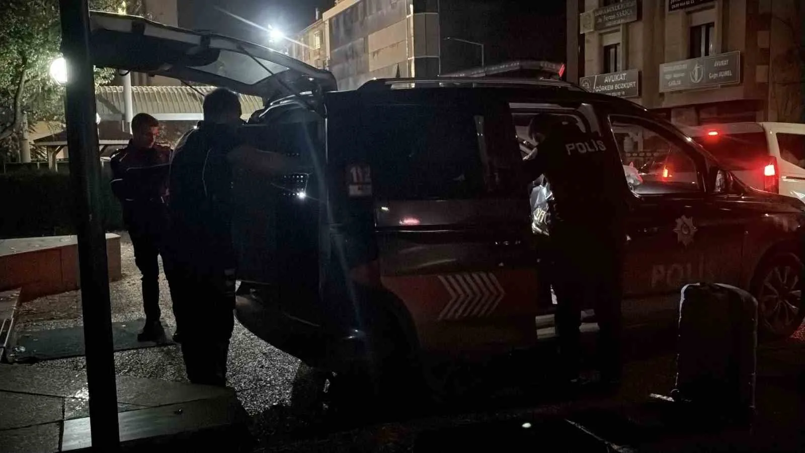 ŞAHISLAR POLİS EKİPLERİ TARAFINDAN CEZAEVİNE GÖTÜRÜLDÜ