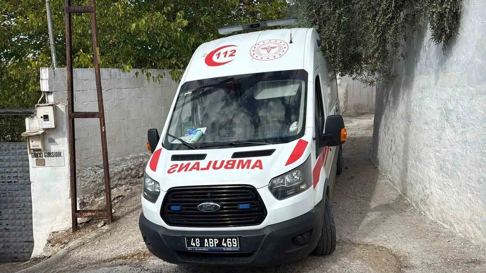 MUĞLA'NIN MENTEŞE İLÇESİNDE SOBADAN SIZAN KARBONMONOKSİT GAZINDAN ZEHİRLENEN 76 YAŞINDAKİ ADAM HAYATINI KAYBETTİ.