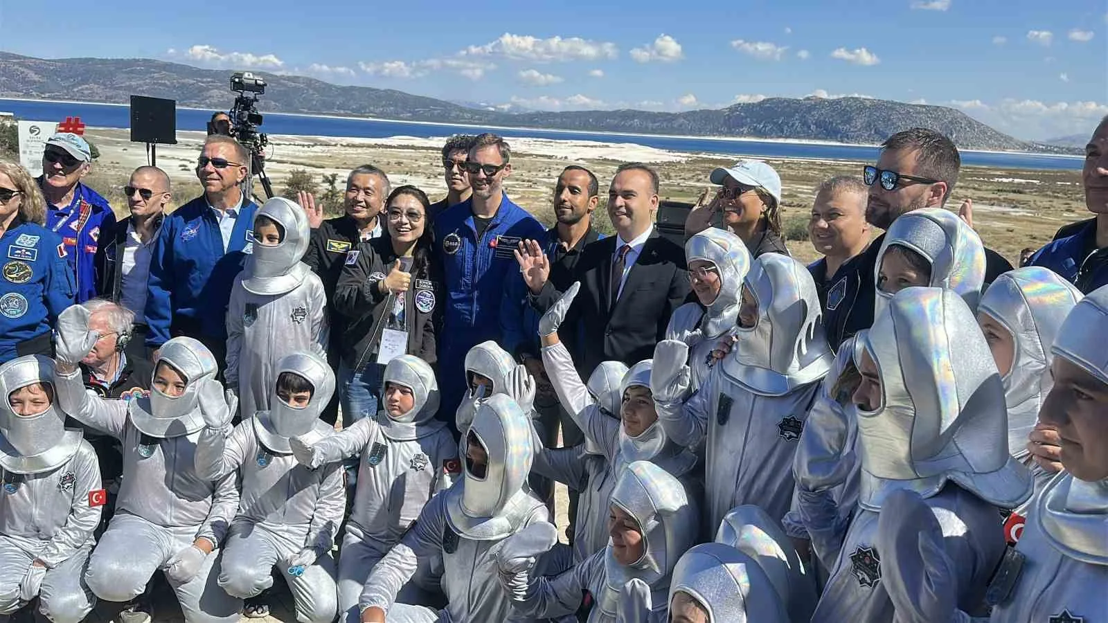 SANAYİ VE TEKNOLOJİ BAKANI MEHMET FATİH KACIR, BURDUR'DA SALDA BİLİM MERKEZİ İLE BURDUR MEHMET AKİF ERSOY ÜNİVERSİTESİ MİLLÎ TEKNOLOJİ ATÖLYESİ'NİN AÇILIŞ TÖRENİNE KATILDI.