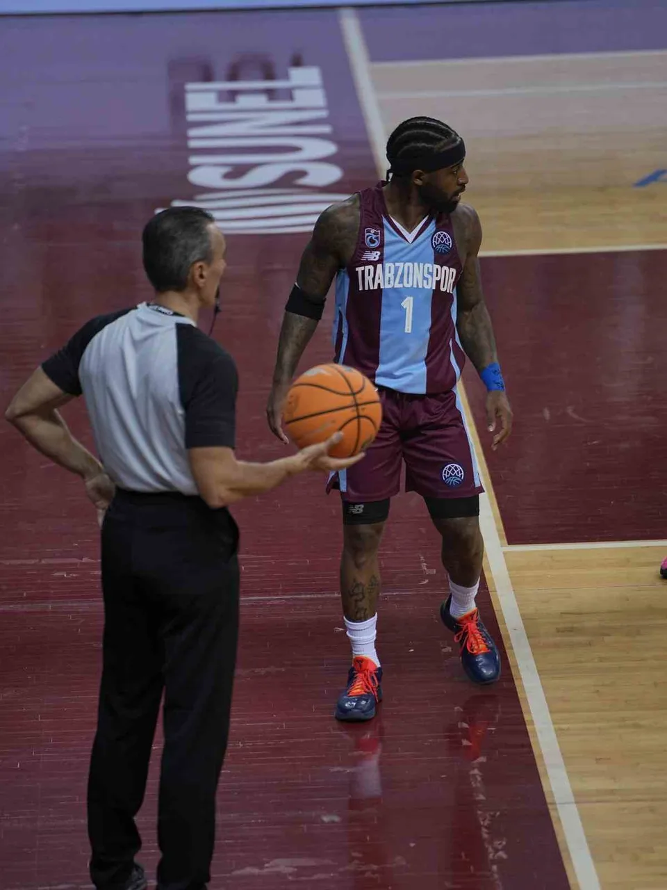 BASKETBOL ŞAMPİYONLAR LİGİ'NDE İKİNCİ MAÇINA ÇIKAN TRABZONSPOR SAHASINDA KARŞILAŞTIĞI AZERBAYCAN EKİBİ SABAH BC'Yİ 100-83 YENEREK A GRUBUNDA İKİNCİ GALİBİYETİNE ULAŞTI.
