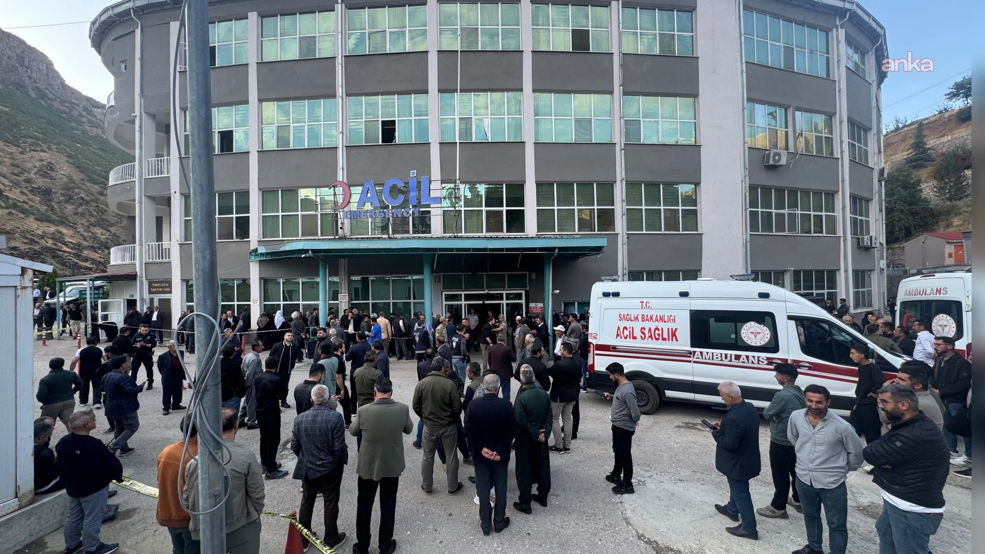 Hakkari'de kazada 2 yaşındaki çocuk öldü, 7 kişi yaralandı