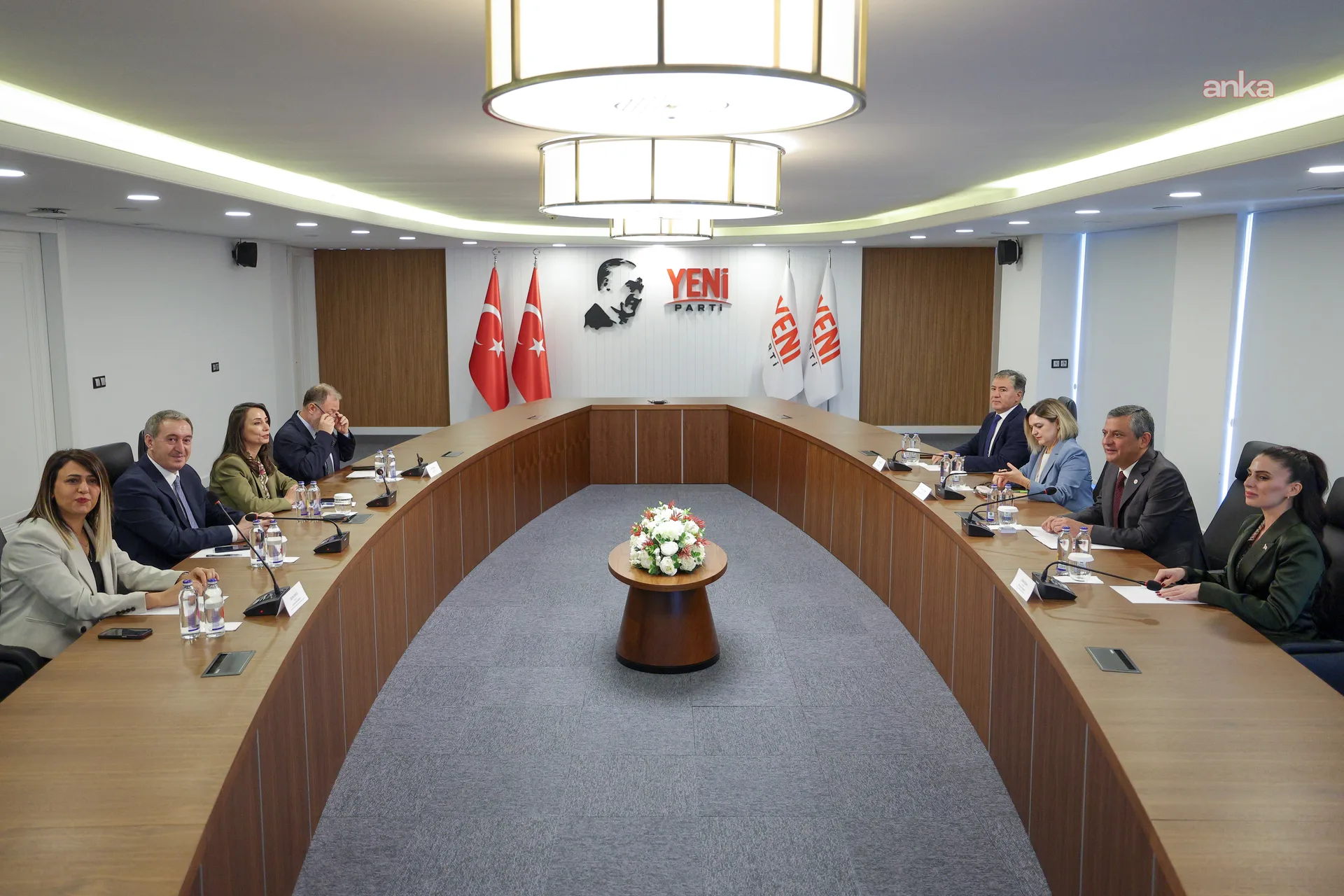 YENİ Parti-DEM Parti görüşmesi... Özgür Özel: “Kendi attıkları imzaya dahi sahip çıkmayan bir iktidarla karşı karşıyayız” — fotoğraf 2