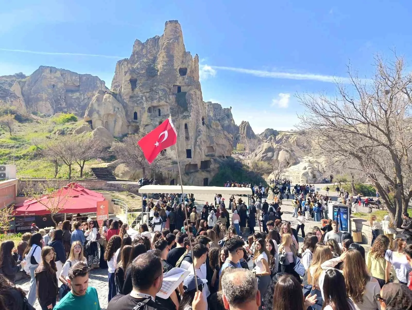 TÜRKİYE’NİN TARİHÎ VE KÜLTÜREL MİRASINA GÖSTERİLEN İLGİ 2025 YILINDA ZİYARETÇİ VE GELİR RAKAMLARINA REKOR OLARAK YANSIDI.