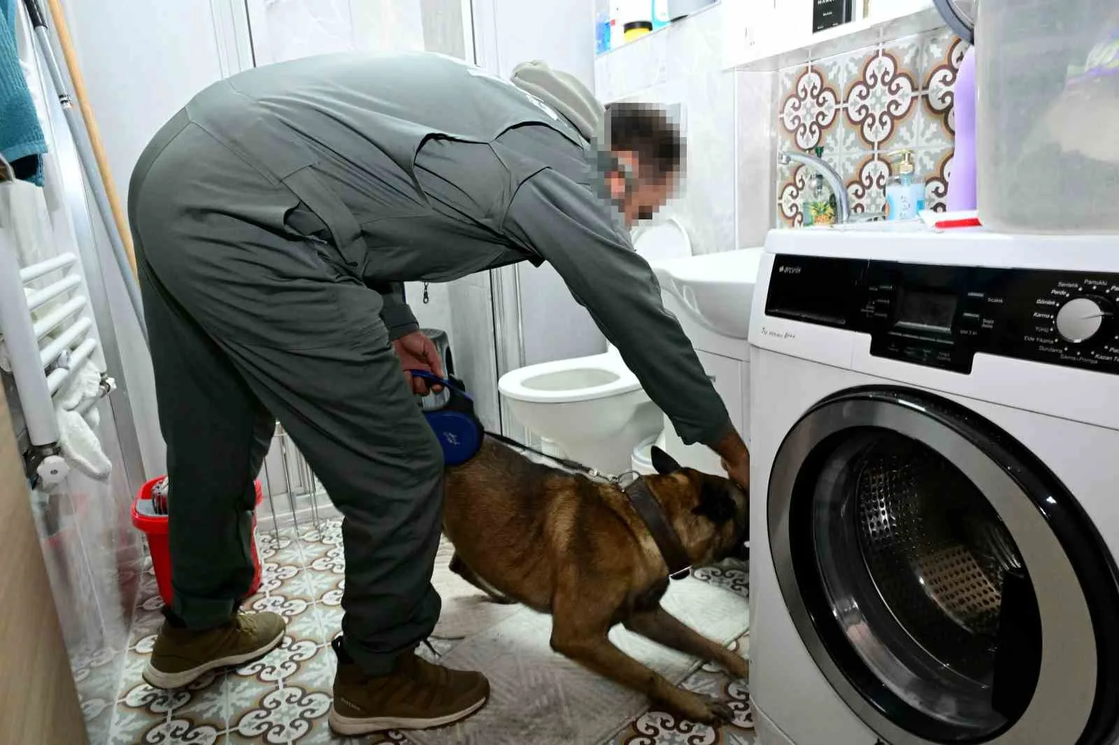 NEVŞEHİR’DE DİJİTAL PLATFORMLAR ÜZERİNDEN UYUŞTURUCU MADDE SATIŞI YAPTIĞI BELİRLENEN ŞÜPHELİLERE YÖNELİK 4 İLDE DÜZENLENEN EŞ ZAMANLI OPERASYON DÜZENLENDİ