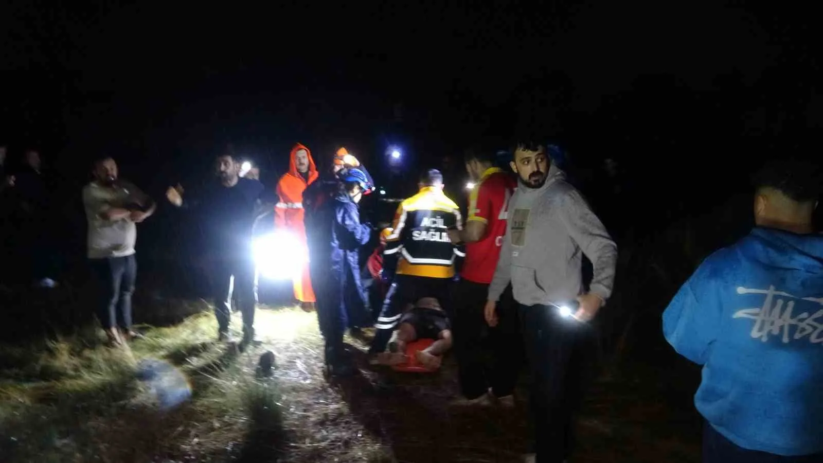 ANTALYA'DA HORTUMUN VURDUĞU 2 KONTEYNERDEKİ İŞÇİLERDEN 5'İ HAYATINI KAYBETTİ, 1 İŞÇİ YARALANDI.