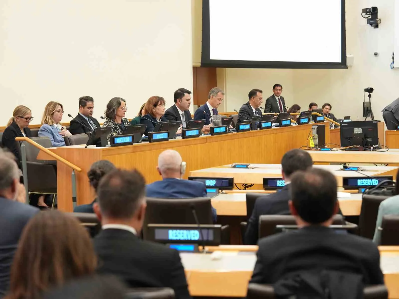COP31 BAŞKANI VE ÇEVRE, ŞEHİRCİLİK VE İKLİM DEĞİŞİKLİĞİ BAKANI MURAT KURUM, NEW YORK’TA BİRLEŞMİŞ MİLLETLER KALKINMA PROGRAMI (UNDP) İLE BİRLİKTE DÜZENLENEN PROGRAMDA İKLİM UYGULAMA KÖPRÜSÜ’NÜN (BRIDGE) İLK GRUP PİLOT ÜLKELERİNİN ETİYOPYA, FİJİ, ENDONEZYA, PAKİSTAN VE ÖZBEKİSTAN OLACAĞINI AÇIKLADI.