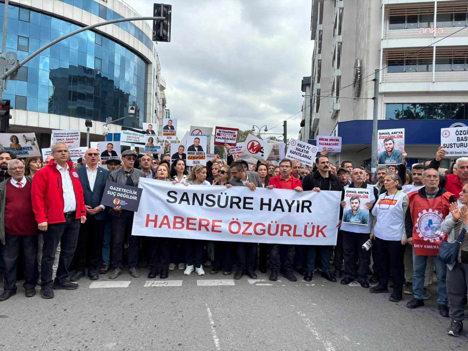 Basın meslek örgütleri Kadıköy'de özgür basın için yürüdü — fotoğraf 3
