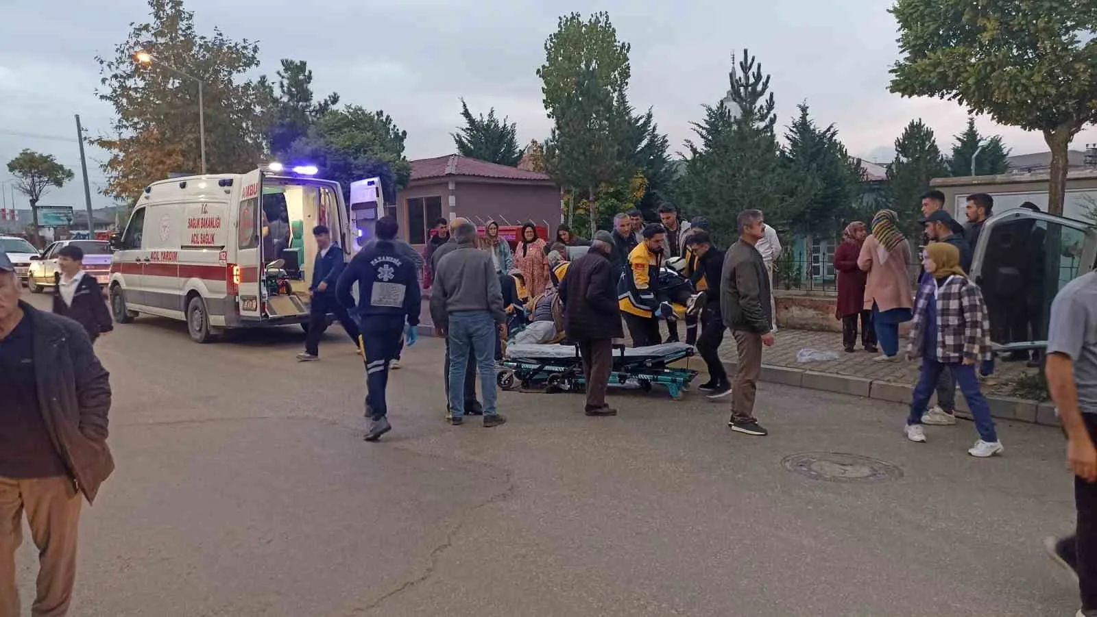 HAVZA'DA İKİ OTOMOBİL ÇARPIŞTI: 4 YARALI