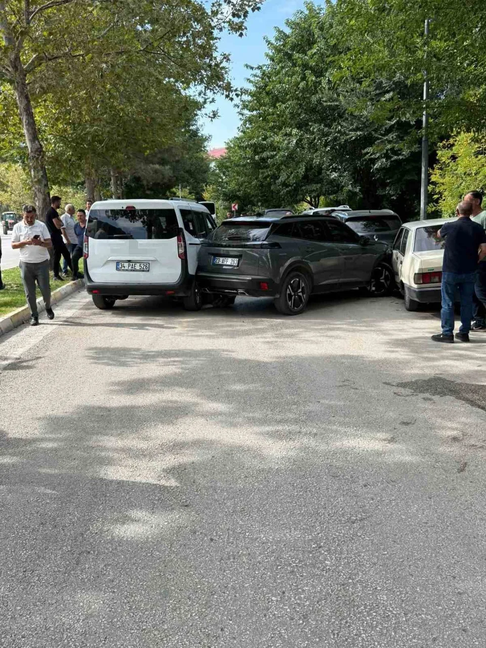 ELAZIĞ’DA EYLÜL AYININ TRAFİK KAZA BİLANÇOSU AÇIKLANDI. BU SÜRE İÇİNDE MEYDANA GELEN 313 KAZADA 256 KİŞİ YARALANIRKEN 4 KİŞİ DE HAYATINI KAYBETTİ