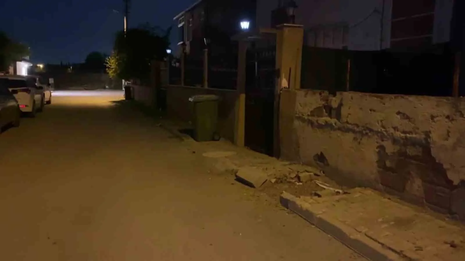 KOCAELİ’NİN KÖRFEZ İLÇESİNDE SOKAKTA SİLAHLI SALDIRIYA UĞRAYAN FATMA ÇİĞİL, KALDIRILDIĞI HASTANEDE HAYATINI KAYBETTİ. OLAYIN ARDINDAN KAÇAN ŞÜPHELİNİN YAKALANMASI İÇİN ÇALIŞMA BAŞLATILDI.