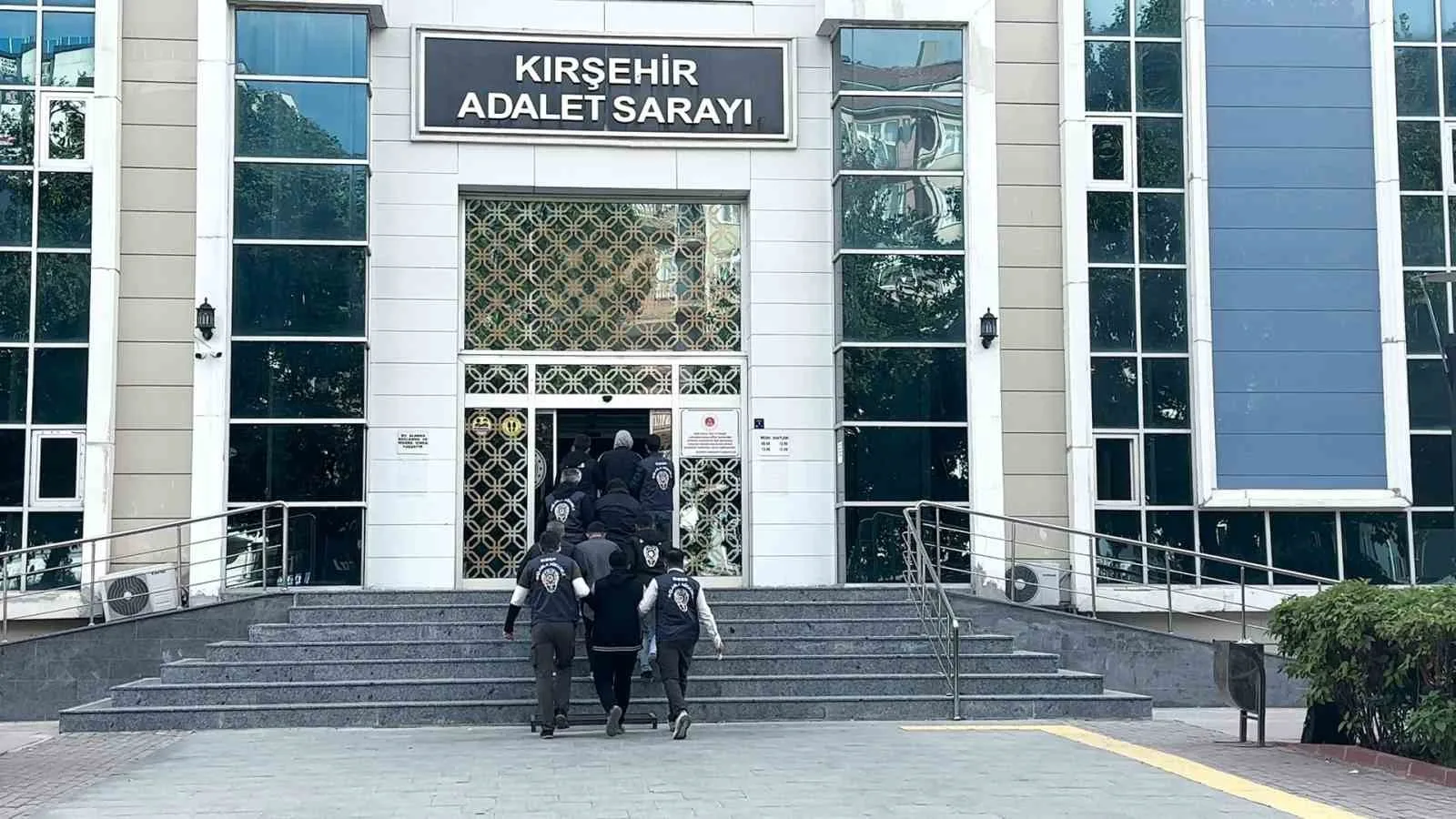 SORUŞTURMA KAPSAMINDA 12 ŞÜPHELİ TUTUKLANDI.