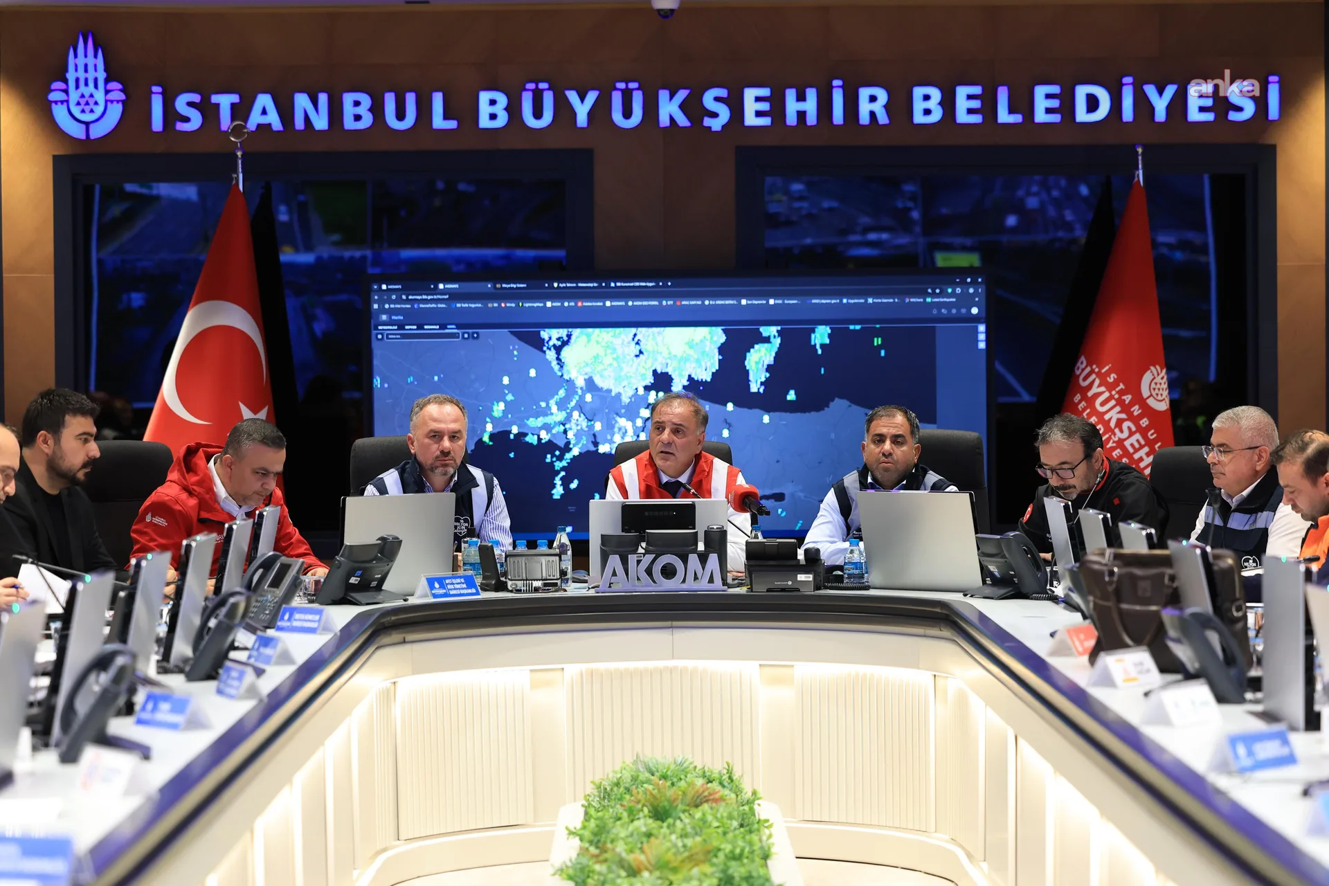 İBB Başkan Vekili Nuri Aslan: Mecbur kalmadıkça dışarı çıkmayın — fotoğraf 2