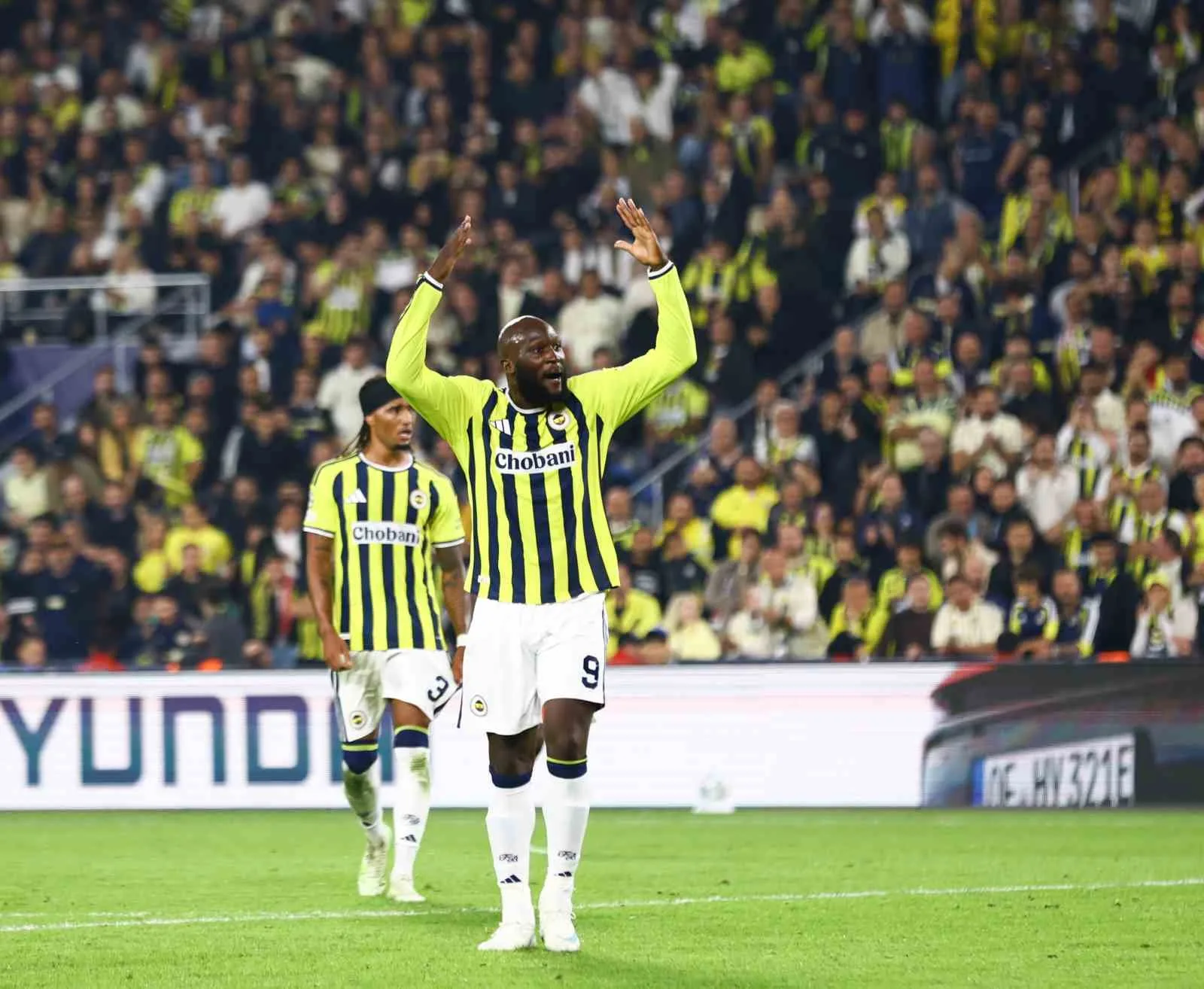 UEFA ŞAMPİYONLAR LİGİ’NİN 3. HAFTASINDA FENERBAHÇE, EVİNDE KARŞILAŞTIĞI ÇEKYA TEMSİLCİSİ SLAVİA PRAG İLE 2-2 BERABERE KALDI.