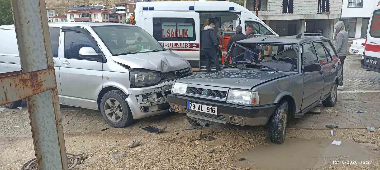 SİVAS’IN GÜRÜN İLÇESİNDE İKİ ARACIN KARIŞTIĞI TRAFİK KAZASINDA 4 KİŞİ YARALANDI.