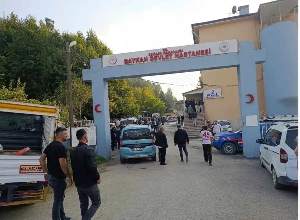 AĞIR YARALANAN GENÇ, KALDIRILDIĞI HASTANEDE HAYATINI KAYBETTİ.