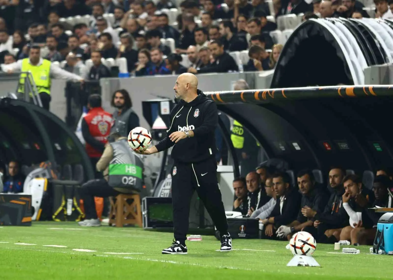BEŞİKTAŞ, UEFA AVRUPA LİGİ’NİN 3, HAFTASINDA SAHASINDA İNGİLİZ EKİBİ CRYSTAL PALACE İLE 2-2 BERABERE KALDI.