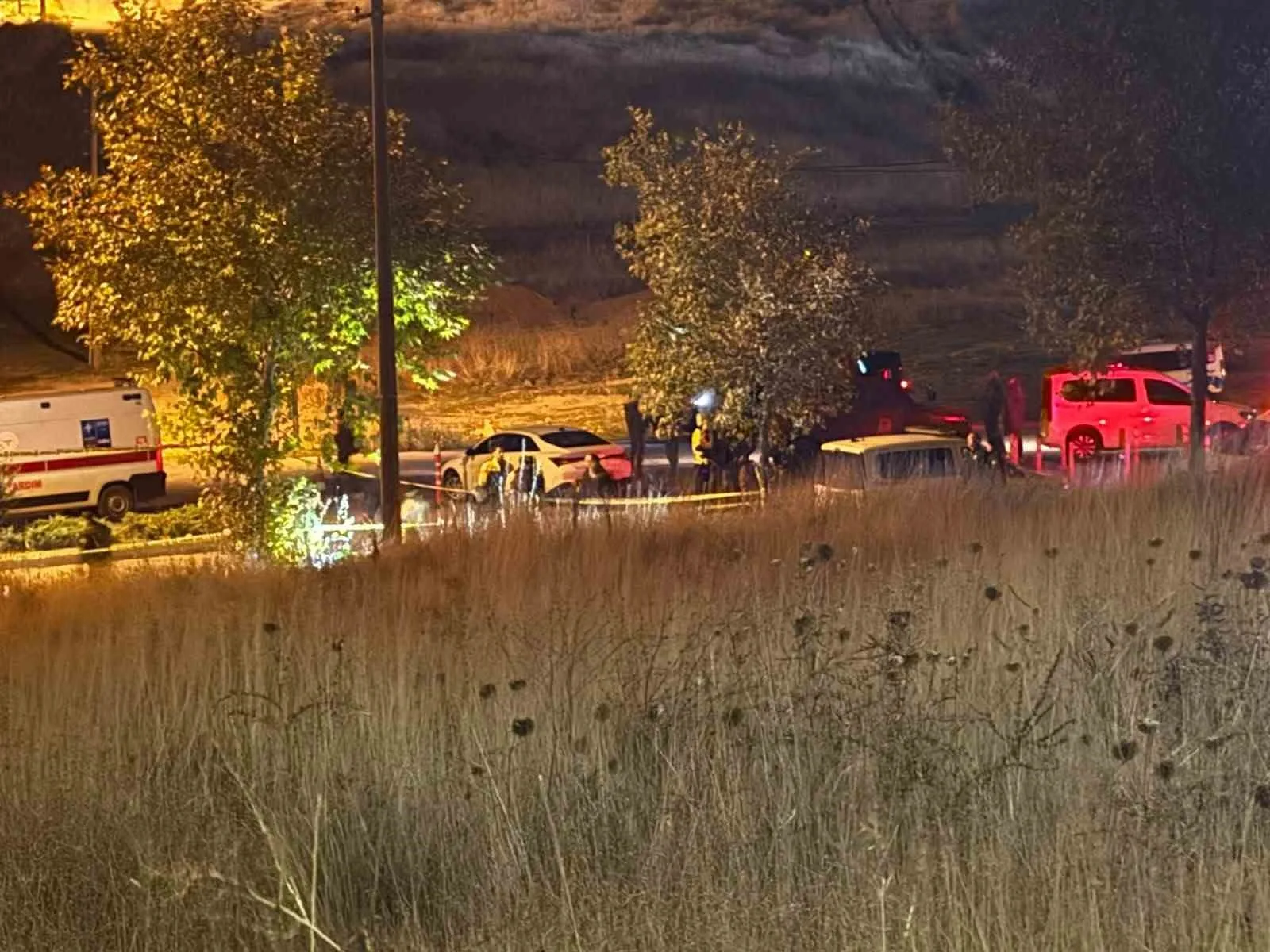 ANKARA'NIN PURSAKLAR İLÇESİNDE UYGULAMA NOKTASINDA DURDURULAN BİR ARAÇTAN ATEŞ AÇILMASI SONUCUNDA POLİS MEMURU AHMET TÜRKOĞLU ŞEHİT OLDU.