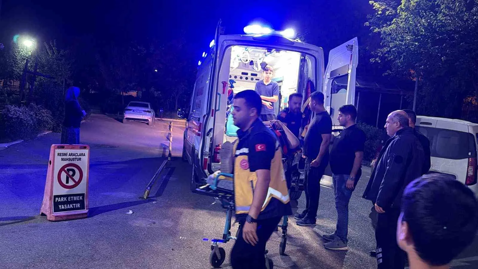ADIYAMAN’IN KÂHTA İLÇESİNDE 2 ARACIN KARIŞTIĞI TRAFİK KAZASINDA, 8 KİŞİ YARALANDI.