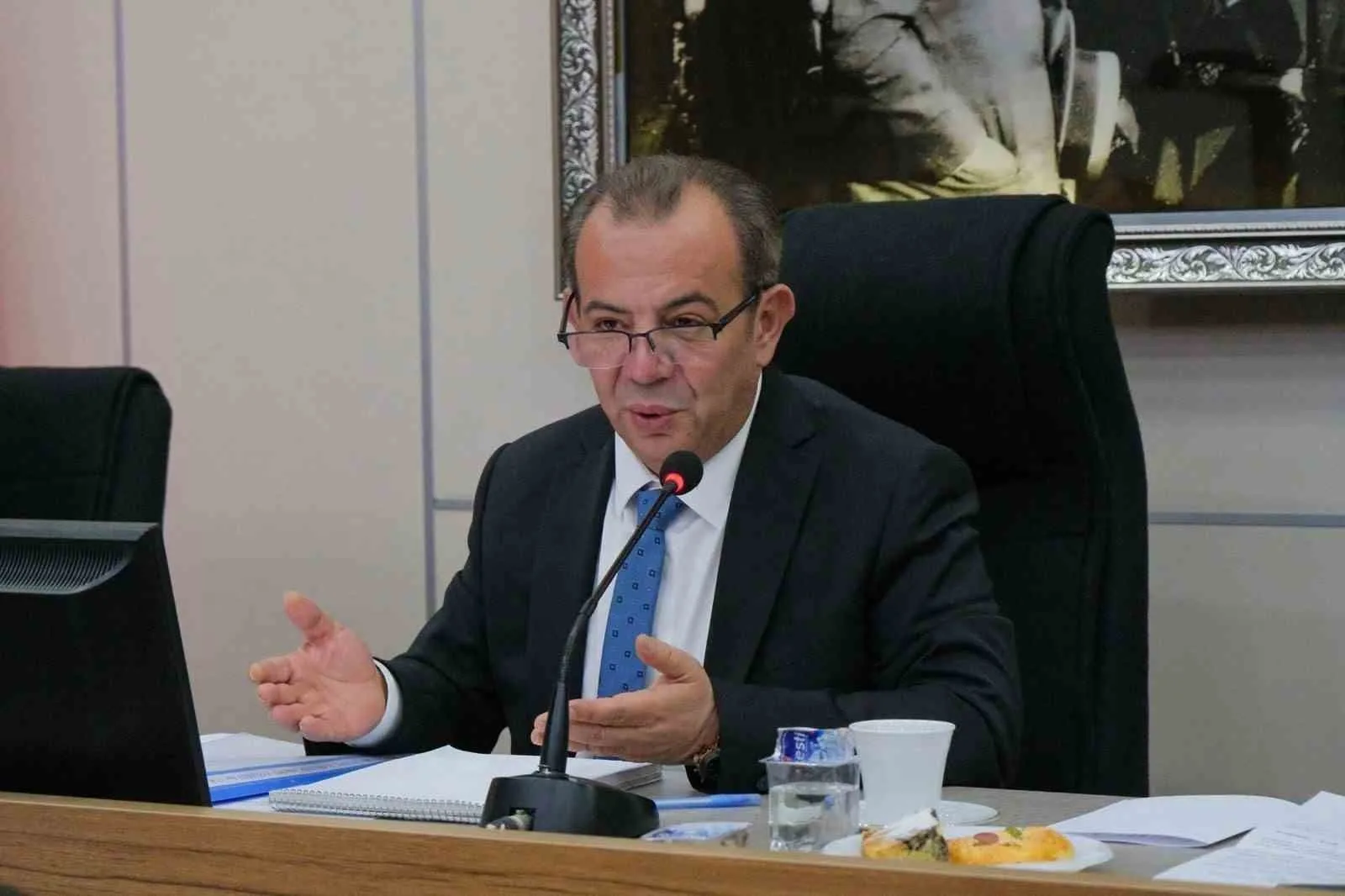 TANJU ÖZCAN