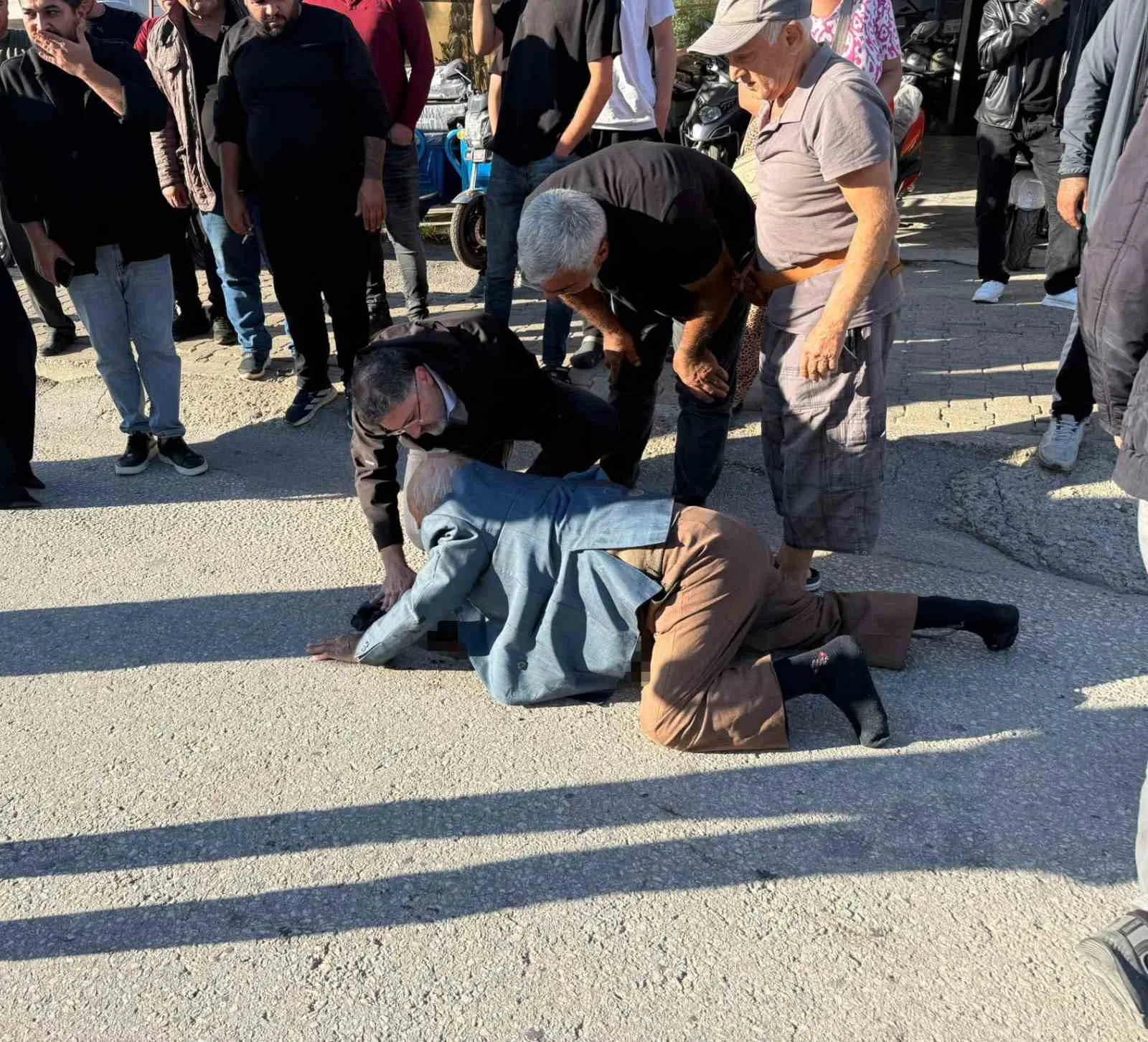 ANTALYA’NIN SERİK İLÇESİNDE OTOMOBİLİN ÇARPTIĞI YAYA, KALDIRILDIĞI HASTANEDE YAPILAN TÜM MÜDAHALELERE RAĞMEN KURTARILAMADI.