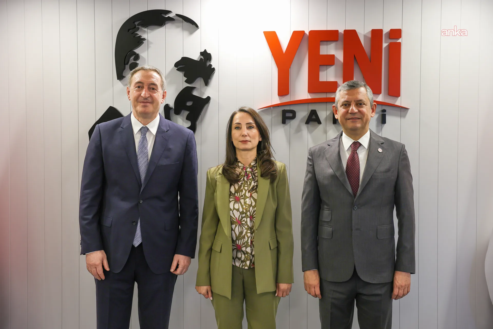 YENİ Parti -DEM Parti görüşmesi... Bakırhan: “Barış, iktidarla muhalefet arasında bir rekabet başlığı olmamalıdır" — fotoğraf 2
