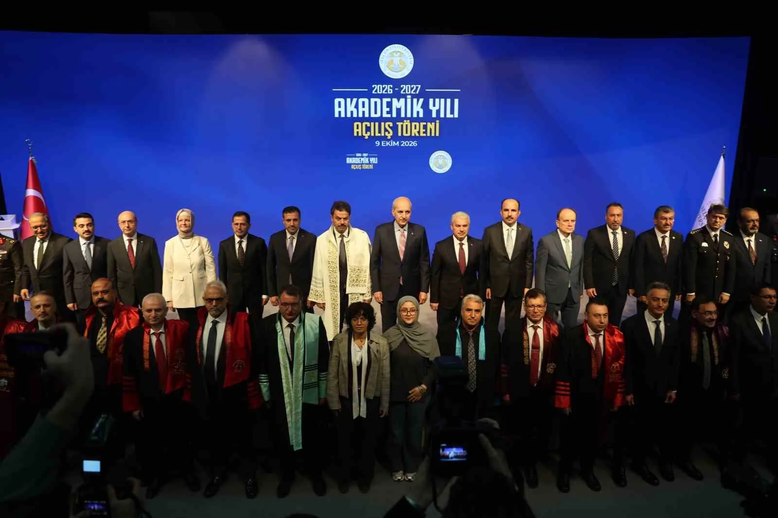 SELÇUK ÜNİVERSİTESİNDE (SÜ) 2026-2027 AKADEMİK YILI AÇILIŞ TÖRENİ TÜRKİYE BÜYÜK MİLLET MECLİSİ (TBMM) BAŞKANI NUMAN KURTULMUŞ’UN KATILIMIYLA YAPILDI. AKADEMİK YIL AÇILIŞ TÖRENİ, SULTAN ALPARSLAN KÜLTÜR MERKEZİ 30 AĞUSTOS SALONUNA GERÇEKLEŞTİRİLDİ