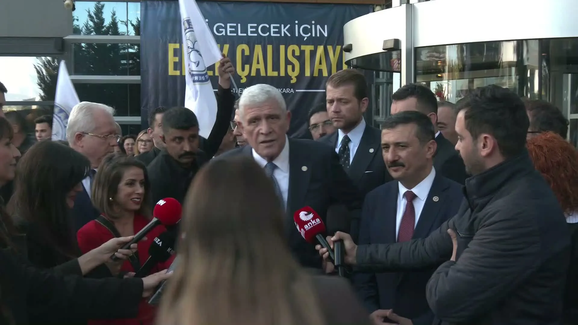 Müsavat Dervişoğlu'ndan fon krizi için komisyon ısrarı