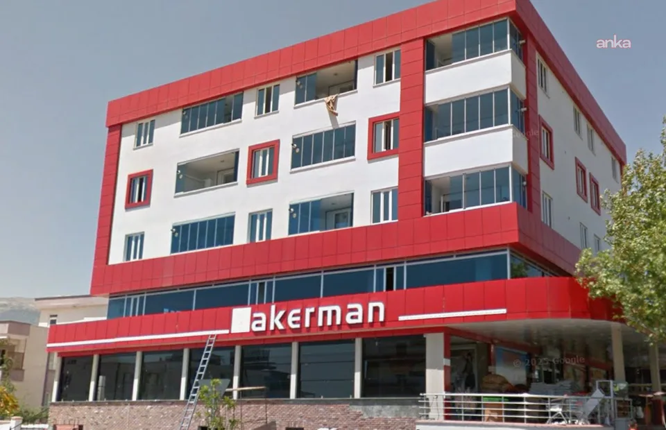 Depremde yıkılan Akerman Apartmanı'ndaki ihmaller bilirkişi raporuyla ortaya kondu