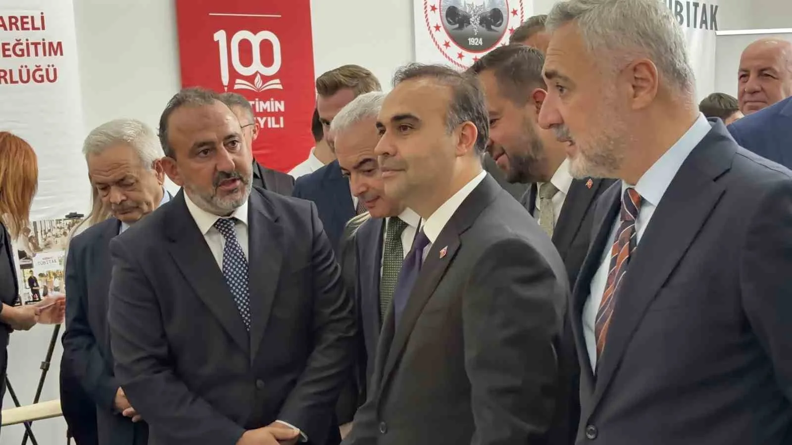 KIRKLARELİ’NDE DÜZENLENEN SANAYİ VE TEKNOLOJİ PROJELERİ AÇILIŞ VE TEMEL ATMA TÖRENİ’NE KATILAN SANAYİ VE TEKNOLOJİ BAKANI MEHMET FATİH KACIR,"MİLLİ GELİRİMİZ SON 23 YILDA 238 MİLYAR DOLARDAN 1,6 TRİLYON DOLARA YÜKSELİRKEN, KİŞİ BAŞINA MİLLİ GELİRİMİZ 18 BİN DOLARI AŞTI. " DEDİ