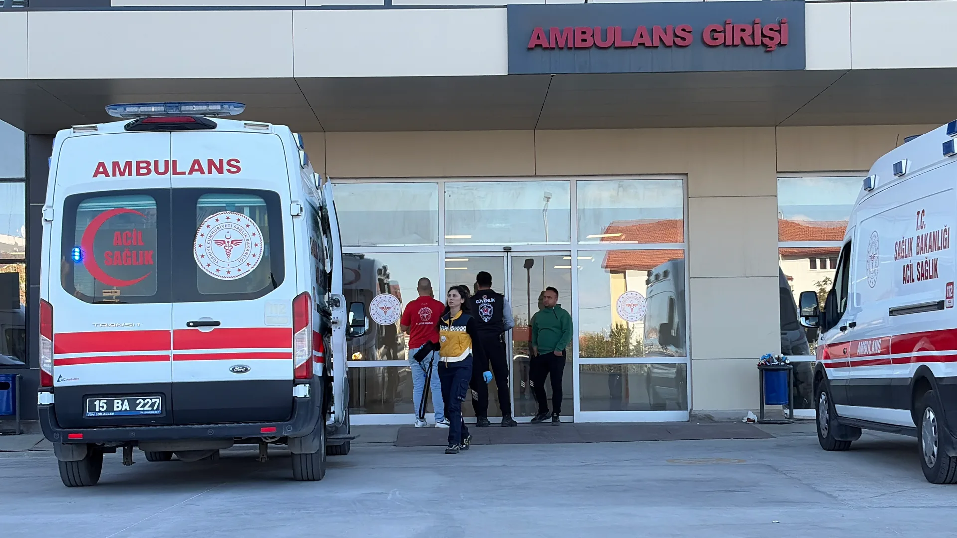 Burdur'da öğrenci yurdunda 52 kişi hastaneye başvurdu — fotoğraf 2