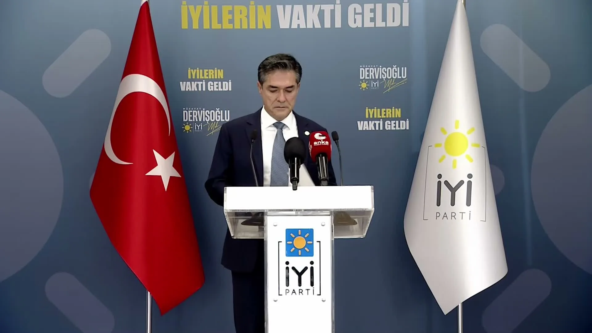 İYİ Parti'den Ağıralioğlu'nun "Biz kimsenin kapısında ittifak için yatmıyoruz" açıklamalarına tepki: "Kimseye ittifak çağrısı yapmadık"