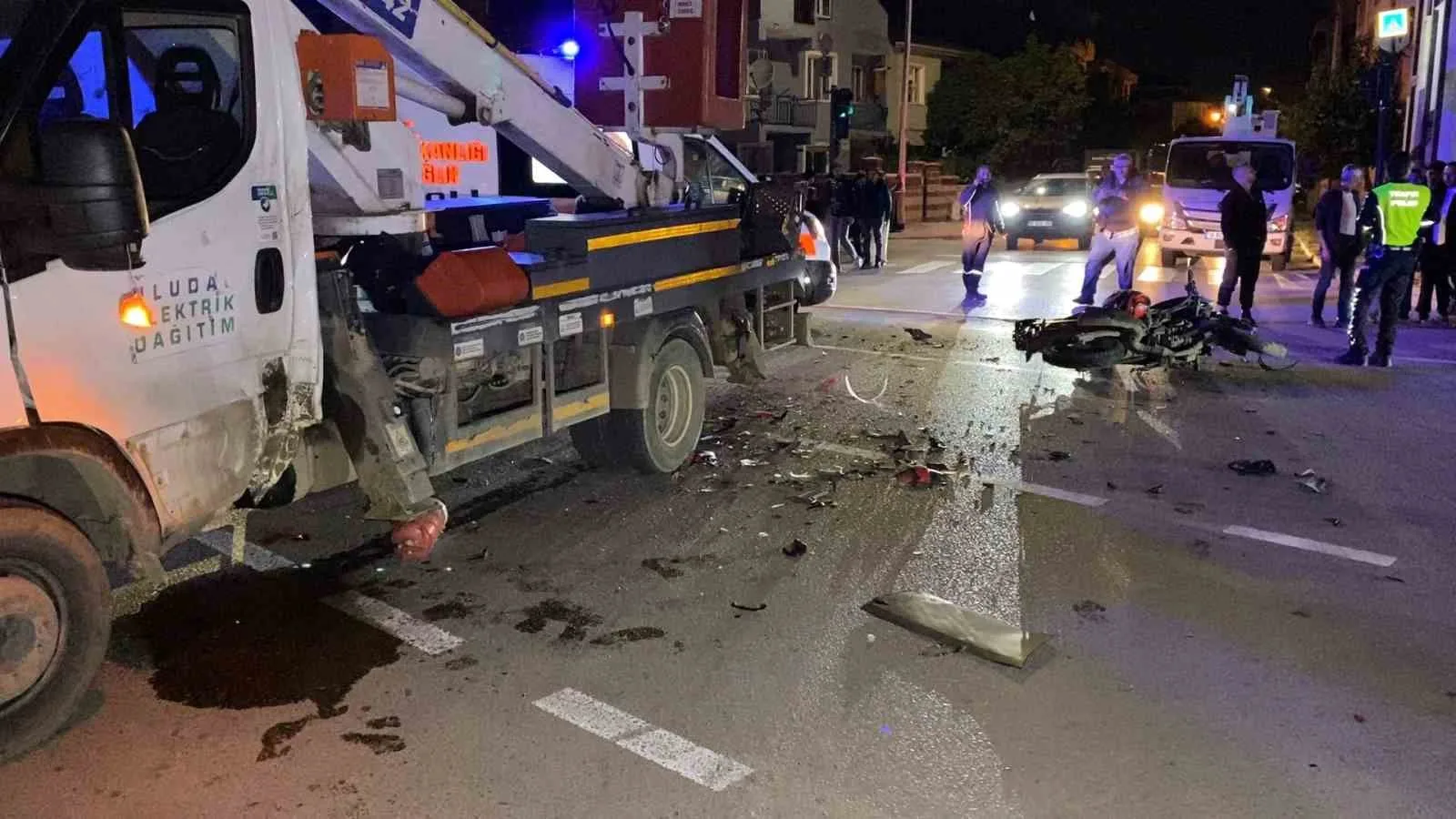 BURSA’DA FECİ KAZA : 1 ÖLÜ 1 AĞIR YARALI