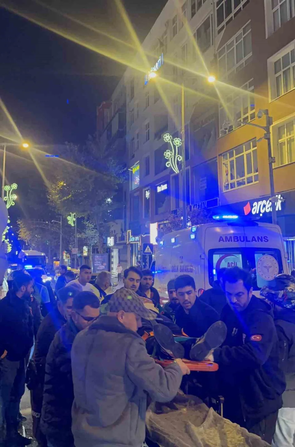 ÇORLU İLÇESİNDE İKİ MOTOSİKLETİN ÇARPIŞMASI SONUCU 3 KİŞİ YARALANDI