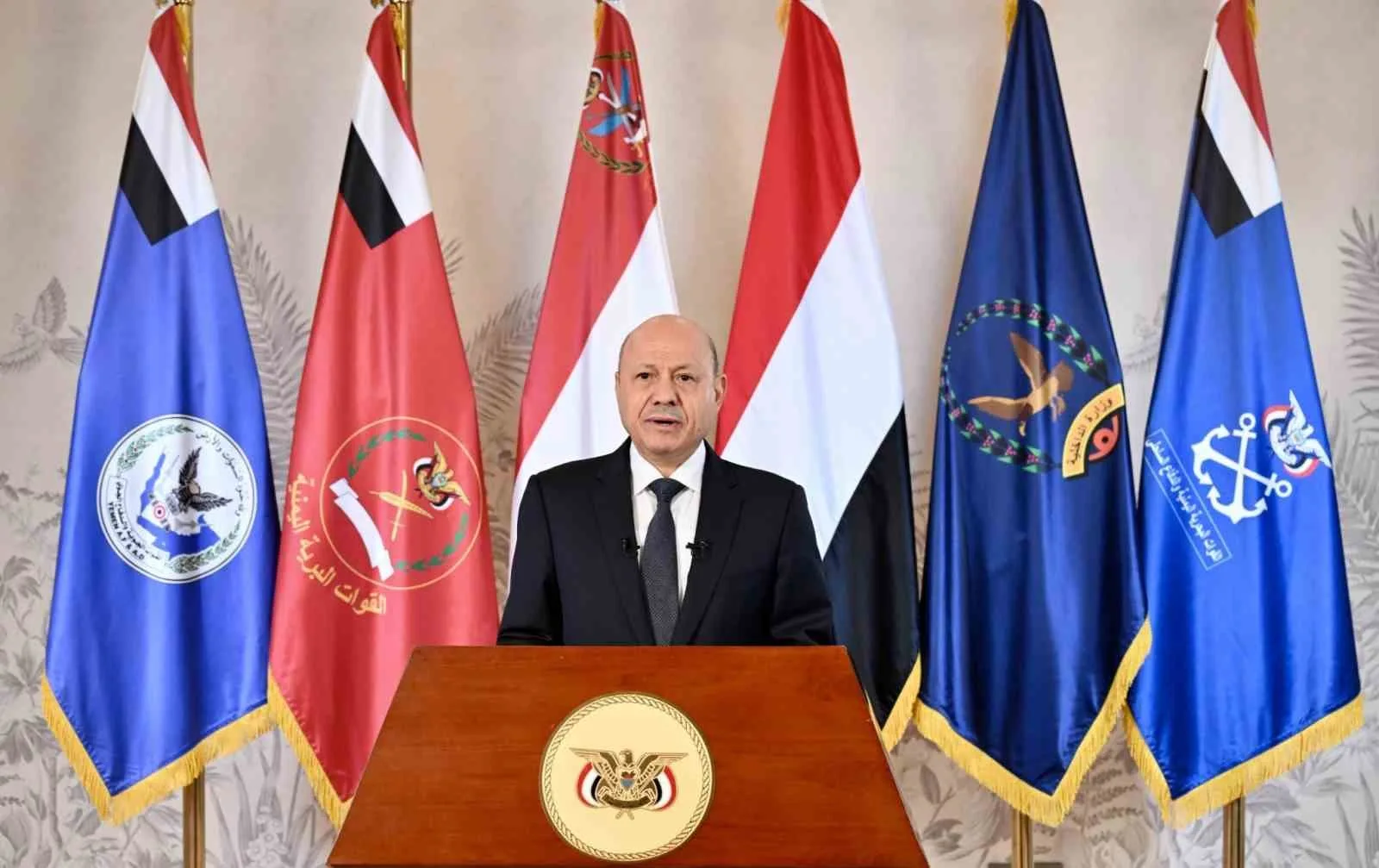 YEMEN CUMHURBAŞKANLIĞI KONSEYİ BAŞKANI REŞAD EL-ALİMİ, BÖLGEDEKİ GERİLİMİN DÜŞÜRÜLMESİNE YÖNELİK ÇABALARIN SONUÇSUZ KALMASININ ARDINDAN, ÜLKEDEKİ İRAN DESTEKLİ HUSİLERİN KONTROLÜ ALTINDAKİ BÖLGELERİN GERİ ALINMASINA YÖNELİK GENİŞ KAPSAMLI BİR ASKERİ OPERASYON BAŞLATTIKLARINI AÇIKLADI.