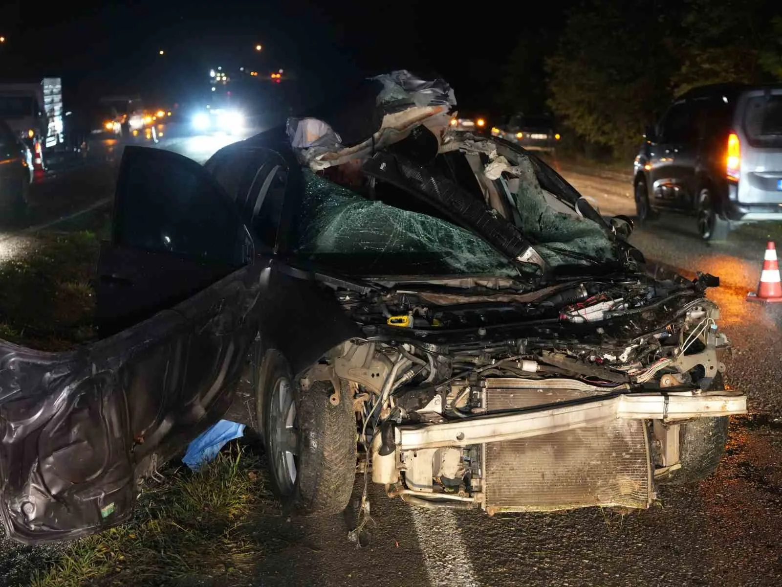 KASTAMONU’NUN TAŞKÖPRÜ İLÇESİNDE BÜYÜKBAŞ HAYVANA ÇARPAN OTOMOBİLİN SÜRÜCÜSÜ HASAN TUNCEL HAYATINI KAYBETTİ, BÜYÜKBAŞ HAYVANDA TELEF OLDU.