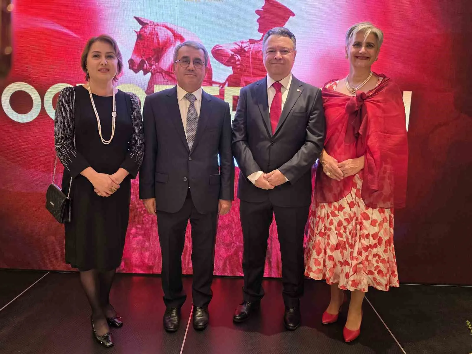 NEW YORK BAŞKONSOLOSU BÜYÜKELÇİ MUHİTTİN AHMET YAZAL VE EŞİ KADRİYE ZEYNEP SAYIM YAZAL'IN EV SAHİPLİĞİNDE NEW YORK'TAKİ TÜRK EVİ'NDE 29 EKİM CUMHURİYET BAYRAMI RESEPSİYONU DÜZENLENDİ.