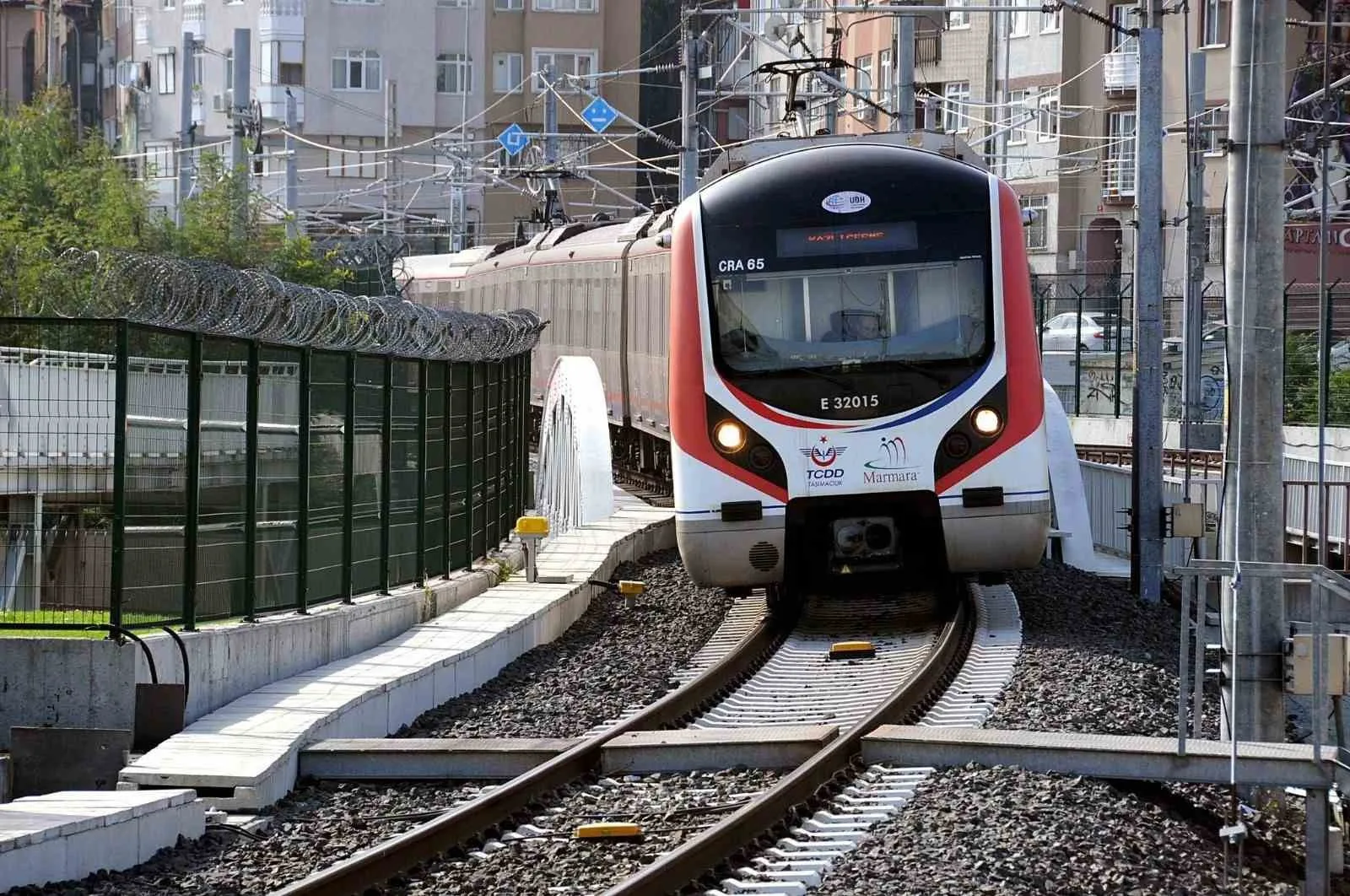 ULAŞTIRMA VE ALTYAPI BAKANI ABDULKADİR URALOĞLU, 29 EKİM CUMHURİYET BAYRAMI’NDA BAŞKENTRAY, MARMARAY, İZBAN, SİRKECİ-KAZLIÇEŞME RAYLI SİSTEM HATTI VE GAYRETTEPE-İSTANBUL HAVALİMANI-HALKALI METRO HATTI’NIN ÜCRETSİZ OLARAK HİZMET VERECEĞİNİ BİLDİRDİ.
