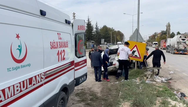SAĞLIK EKİPLERİNCE YARALILARA İLK MÜDAHALELERİ YAPILDI