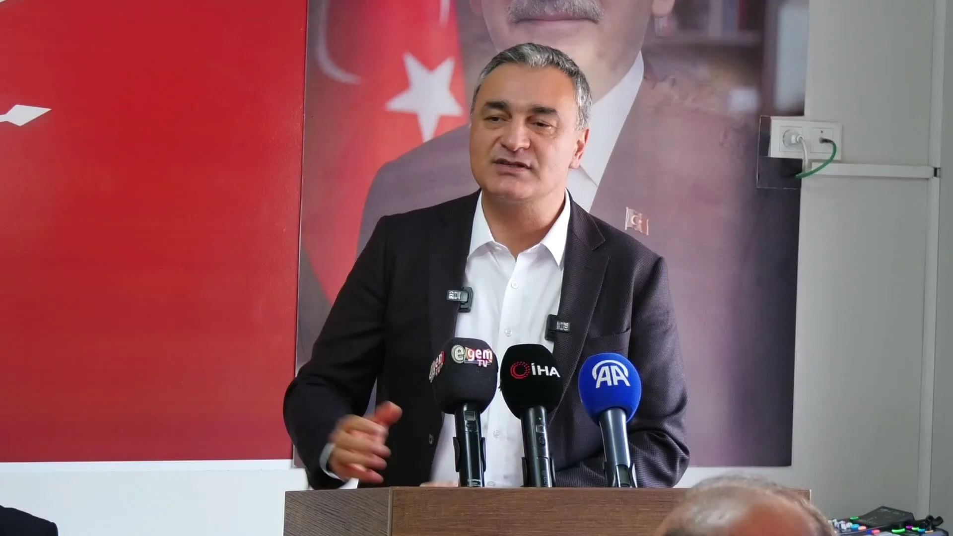 CHP Sözcüsü Sarı: "Giden bütün arkadaşlarıma diyorum ki kapıları bu kadar sert kapatmayın, açmak zorunda kalacaksınız"