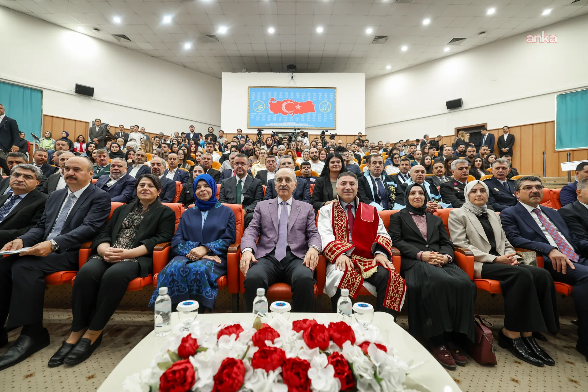 TBMM Başkanı Kurtulmuş Batman'da konuştu: "Şimdiye kadar terör ve savaş baronları kazandı, bundan sonra kardeşlik kazanacak" — fotoğraf 2
