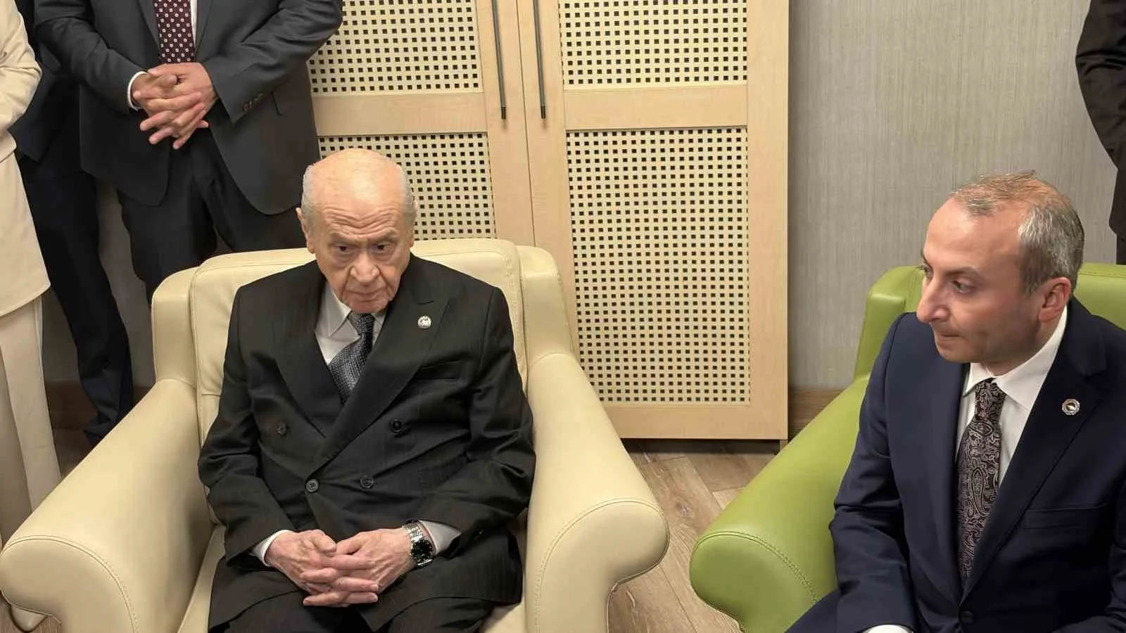 MİLLİYETÇİ HAREKET PARTİSİ (MHP) LİDERİ DEVLET BAHÇELİ, TERÖRSÜZ TÜRKİYE SÜRECİNE İLİŞKİN, "SİYASALLAŞMA KOORDİNATÖRLÜĞÜ İMRALI'DA BULUNAN KİŞİNİN DE HAKKIDIR" DEDİ.