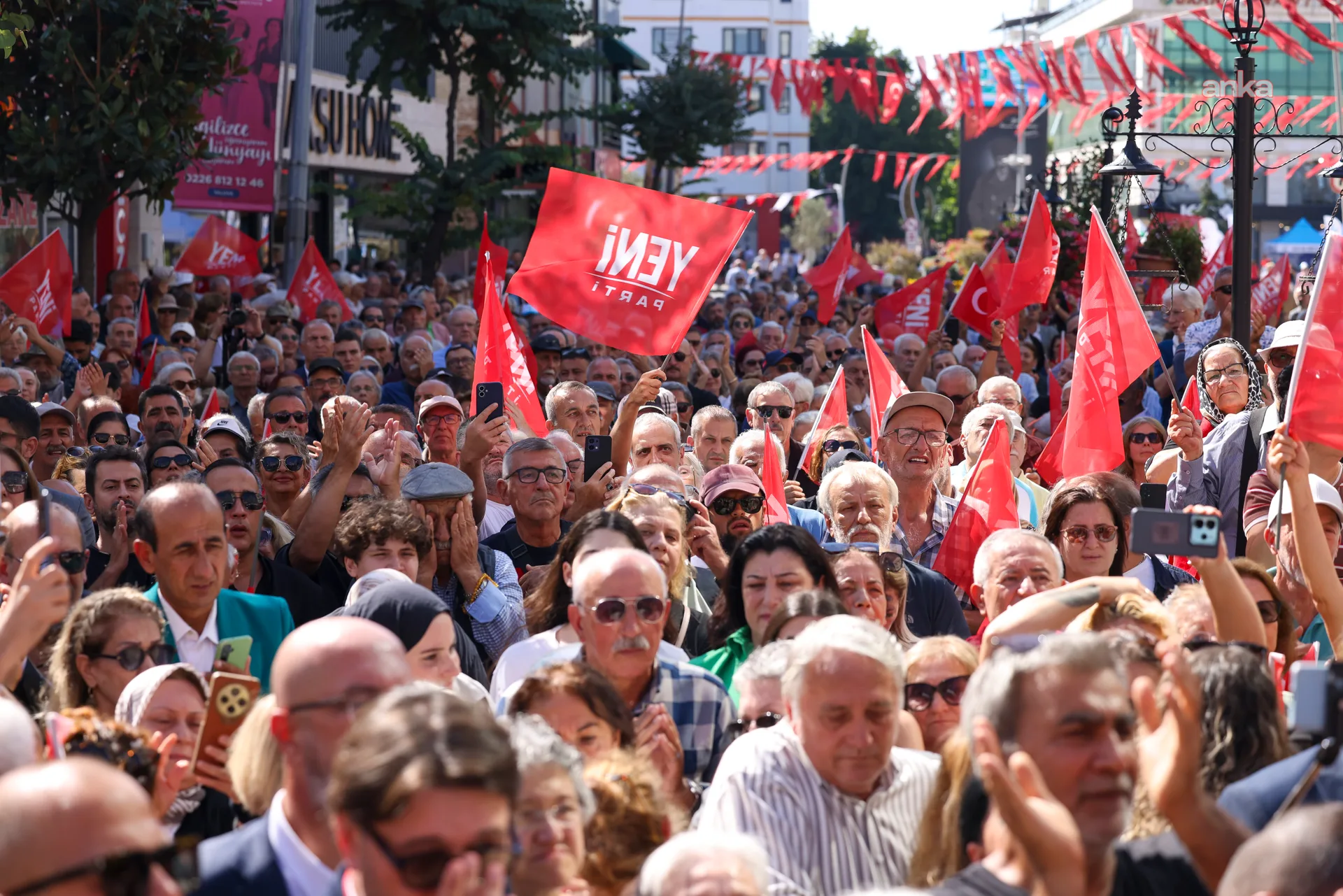 CHP’den ayrılan 242 belediye başkanı YENİ Parti’ye geçti