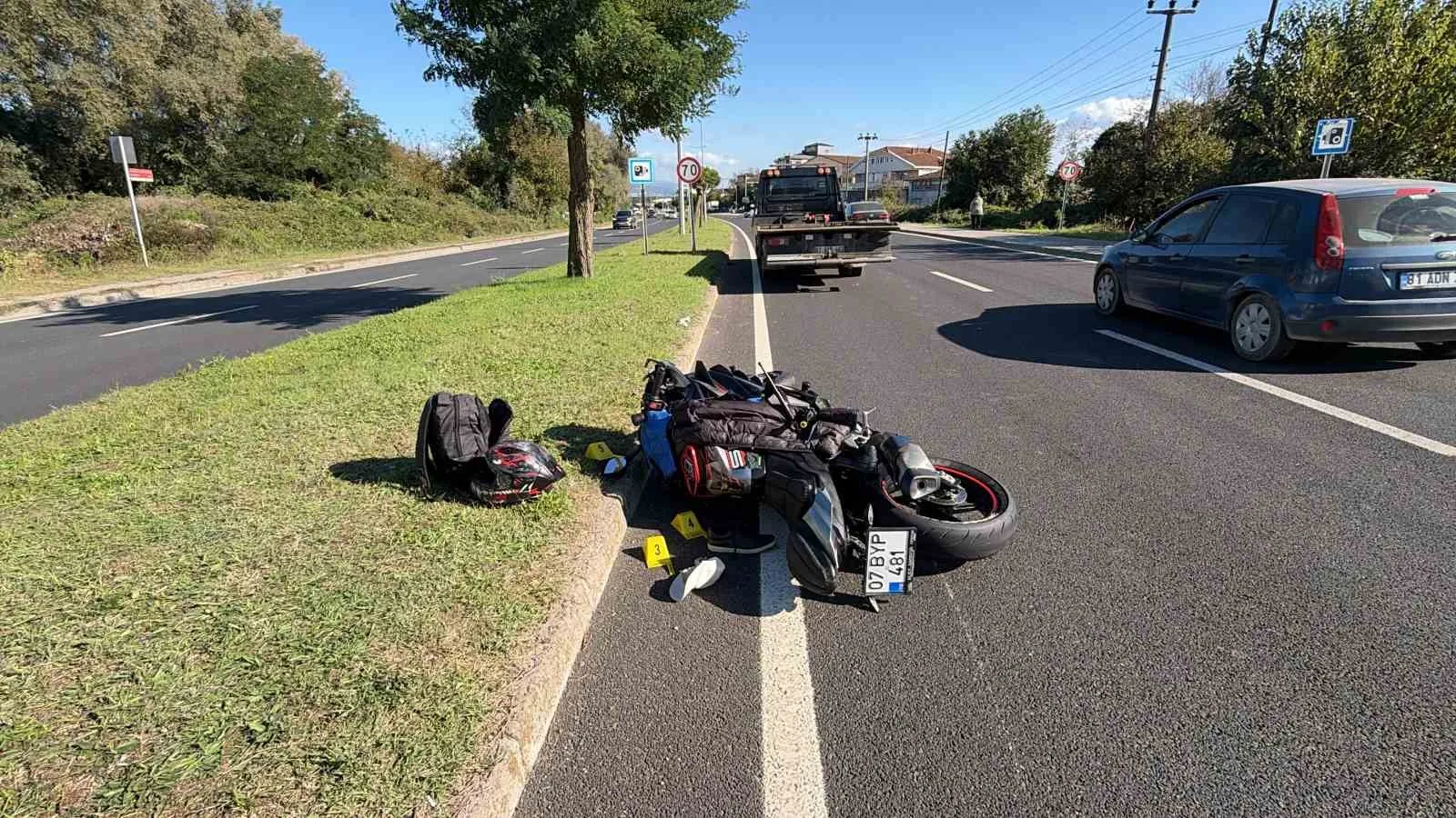 DÜZCE’NİN KONURALP BÖLGESİ EDS MEVKİİNDE MEYDANA GELEN TRAFİK KAZASINDA MOTOSİKLETİN ÇARPTIĞI İBRAHİM GÜRDAL HAYATINI KAYBEDERKEN, MOTOSİKLET SÜRÜCÜSÜ İSA P. AĞIR YARALANDI.