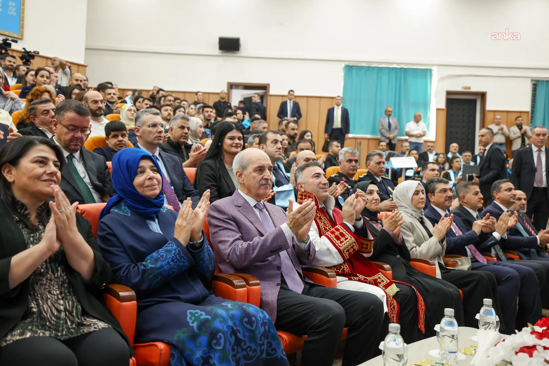 TBMM Başkanı Kurtulmuş Batman'da konuştu: "Şimdiye kadar terör ve savaş baronları kazandı, bundan sonra kardeşlik kazanacak" — fotoğraf 4